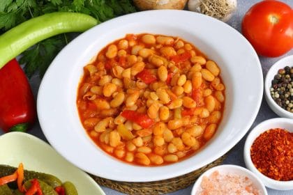 Ev Yemeklerinin Baş Tacı Nefis Kuru Fasulye Tarifini Keşfedin!