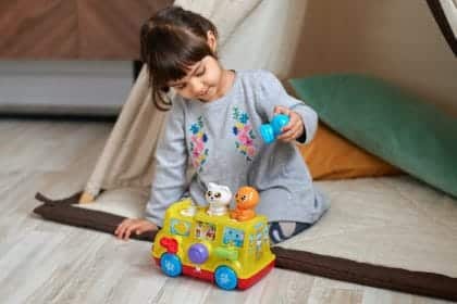 Çocuğunuzun Oyuncakları Nasıl Toplamasını Sağlayabilirsiniz?