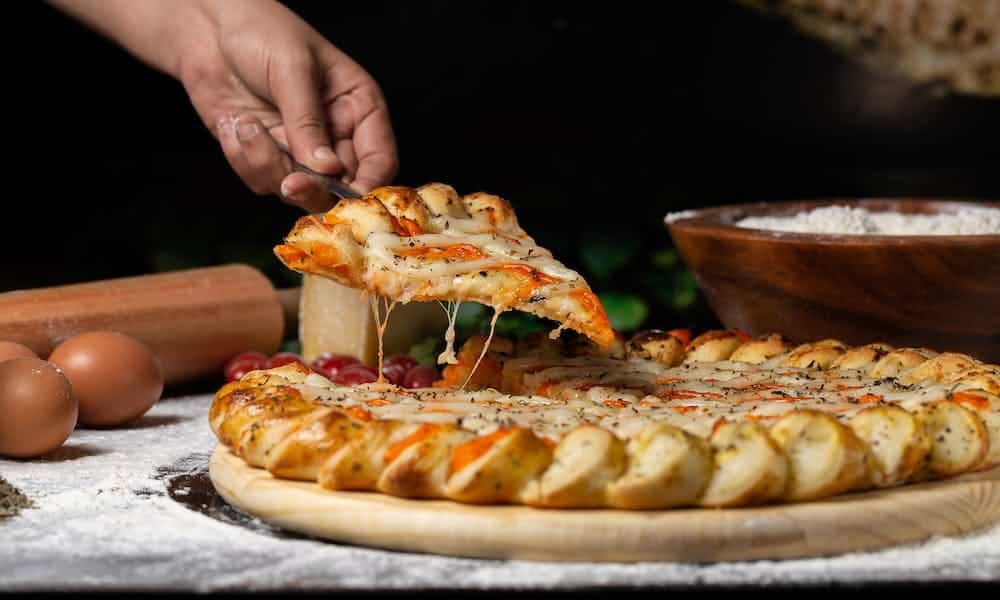 Evde Çıtır Çıtır Sebzeli Pizza Yapmanın Püf Noktaları