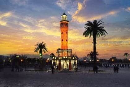 İzmir'de Mutlaka Ziyaret Edilmesi Gereken Tarihi Mekanlar