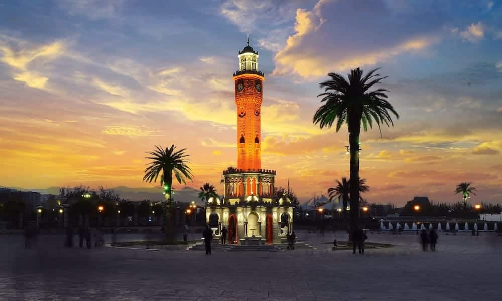 İzmir'de Mutlaka Ziyaret Edilmesi Gereken Tarihi Mekanlar
