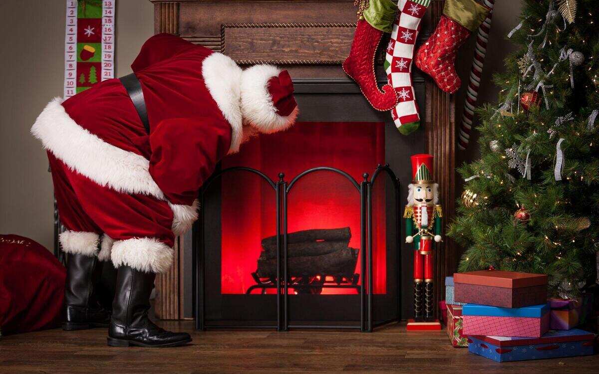 Noel Baba'nın Evlere Bacadan Girmesi