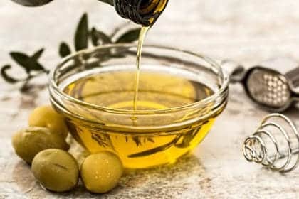 Zeytinyağı Kullanarak Saç Dökülmesini Nasıl Engellersiniz?