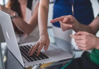 Bilgisayar Kullanımında Göz Yorgunluğu ve Baş Ağrısıyla Başa Çıkma Yolları