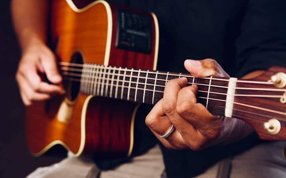Bir Gitarın Temizliği ve Bakımı Nasıl Yapılır?