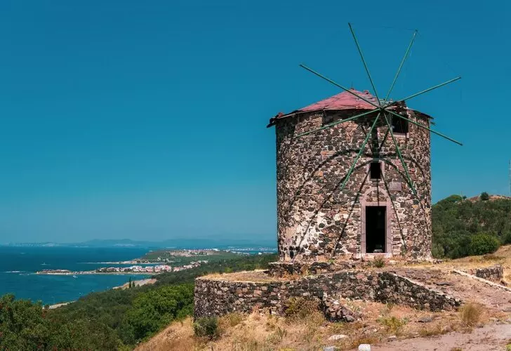 Cunda Adasında Deniz ve Güneş Keyfi
