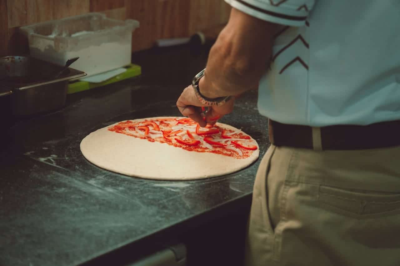 Evde Pizza Hamuru Yapmanın Püf Noktaları