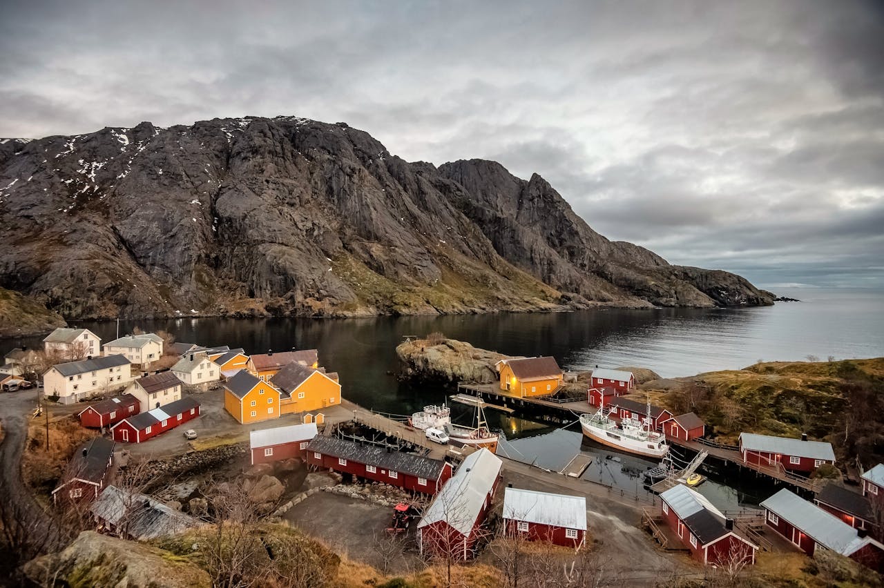 Norveç'in Fiyortlarında Doğa ile Bütünleşmiş Bir Seyahat